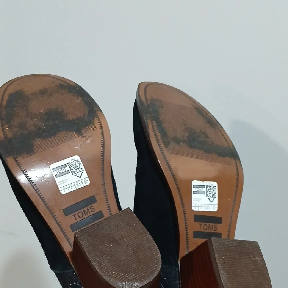Toms Stylish Black Ankle Boots, Pre-owned, Sz 8